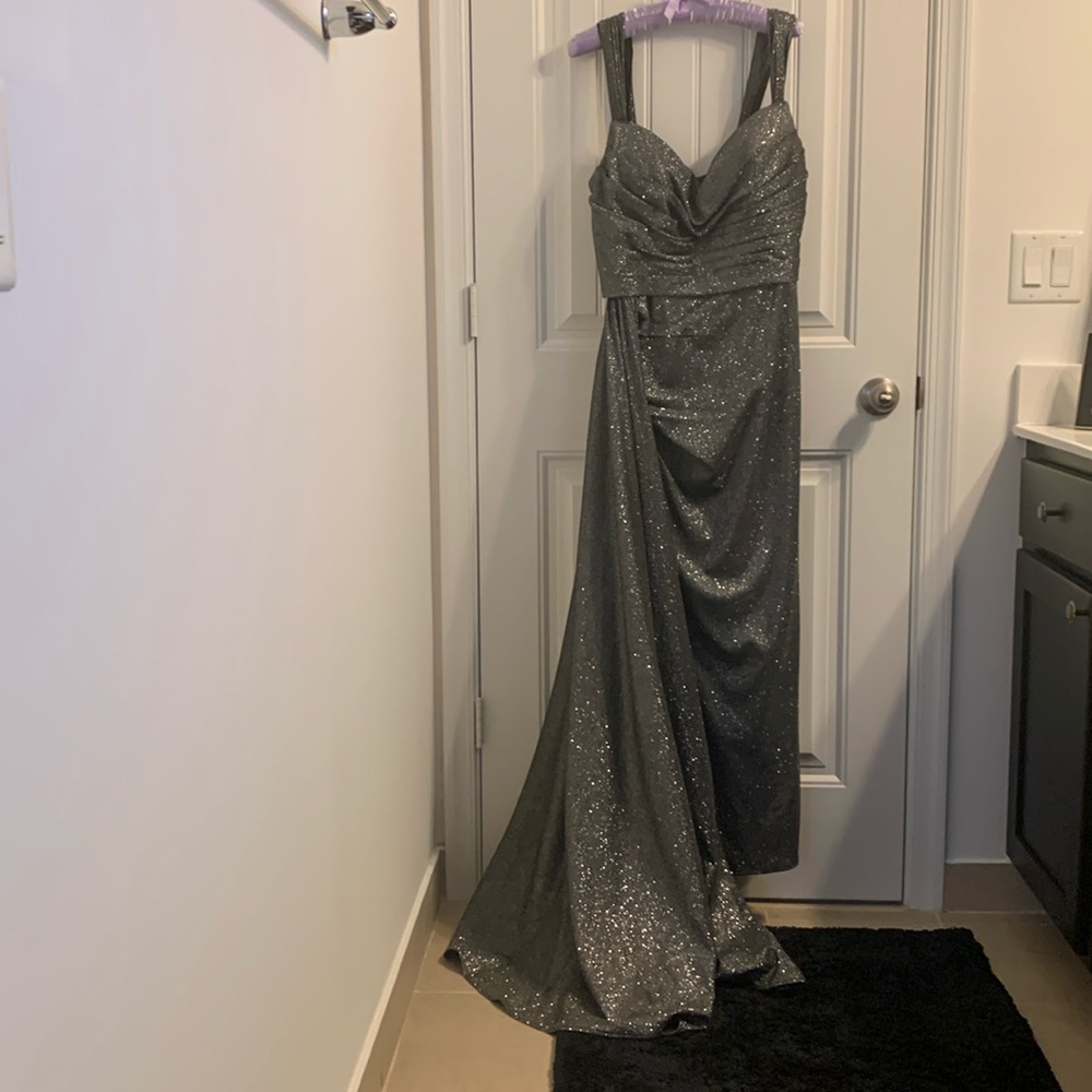 Nicoletta gown with train in sparkling Gun Metal gray